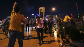 Perversmas Turkijoje: gyventojai išgirdo prezidentą ir išėjo į gatves