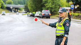 Rytinis reidas Vilniuje: mašiną palikęs vairuotojas spruko nuo pareigūnų