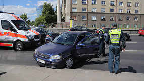 Geležinio Vilko gatvėje Vilniuje susidūrė lengvasis ir krovininis automobilis