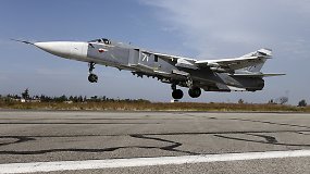 Rusija žvangina ginklais:  naikintuvus Su-34 ginkluoja raketomis oras-oras