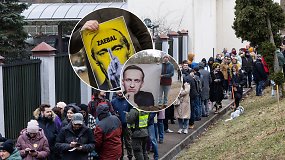 Eilės prie Rusijos ambasados Vilniuje: žinutės Putinui ir noras sugadinti balsavimo biuletenius