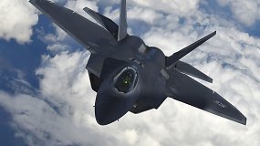 Kas tie radarų beveik nepagaunami naikintuvai „F22 Raptor“, nusileidę Šiauliuose?