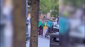 &bdquo;&Scaron;koda&ldquo; vairuotojas užtaisė ginklą ir nukreipė į &bdquo;Wolt&ldquo; kurjerį
