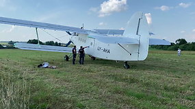 Pareigūnai rado Prienų rajone iš aerodromo pavogtą lėktuvą