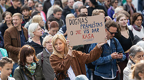 &bdquo;Gėdos dienos&ldquo; protestas pajudėjo Seimo link