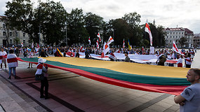 Iš Katedros aikštės prasidėjo orumo žygis prie Baltarusijos ambasados