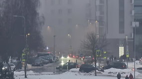 Vilniaus daugiabučio požeminėje automobilių aikštelėje kilo gaisras: atvyko 4 autocisternos, autokopėčios, štabo automobilis