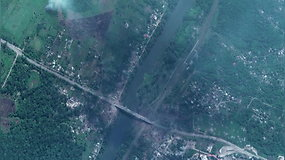 Iš palydovo: Sjevjerodonecką apgulusios Rusijos pajėgos sugriovė visus tiltus, vedančius į šį miestą