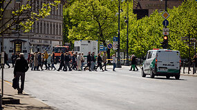 Į Vilniaus Katedros aik&scaron;tę protestui prie&scaron; NT mokestį susirinko minia žmonių