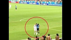 Ronaldo Cavani respect moment - Uruguay  VS  Portugal  2-1