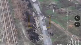 Ukrainos kariuomenės nufilmuoti okupantai ant paspirtukų Torecko apylinkėse