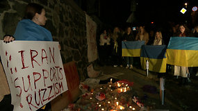 Ukrainiečių protestuotojai reikalauja, jog Iranas liautųsi Rusijai pardavinėjęs mirtinus dronus