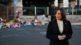 JAV viceprezidentė Kamala Harris: „pasisakykite“ už ginklų reguliavimą