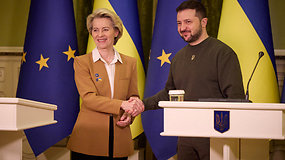 Europos Komisijos pirmininkė Kyjive: žinome, kad jūs kovojate ne tik už save