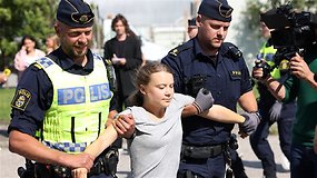 Vos kelios valandos po to, kai teismas skyrė baudą G.Thunberg, aktyvistė sulaikyta kitame proteste