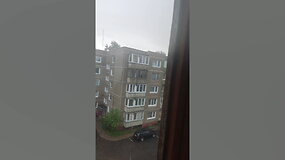 Lietus &bdquo;nuplovė&ldquo; ir &Scaron;e&scaron;kinę