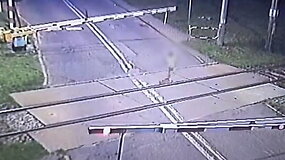 Lenkijos Silezijos vaivadijoje policininkai gelbėjo ant bėgių paryčiais žaidusį &scaron;e&scaron;iametį
