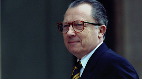 Mirė buvęs Europos Komisijos pirmininkas J.Delors'as