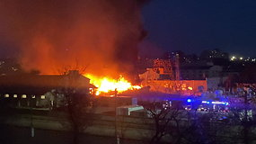 Pamatykite iš aukštai: gaisras Vilniuje