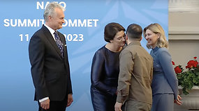 Visas video: V.Zelenskiui pabučiavus pirmąją ponią Dianą, sureagavo jo žmona