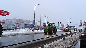 Pirmieji ūkininkų traktoriai pasiekė Vilnių: važiuoja Ukmergės gatve