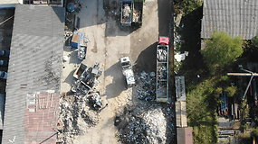 Vilniaus aplinkosaugininkų operacija: rastas neteisėtas atliekų sąvartynas Vilniuje ir paimtas automobilis