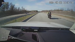 Po gaudynių policija sulaikė apie 250 km per val. greičiu skriejusį motociklininką