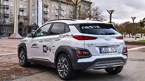 Renkame tautos automobilį: „Hyundai Kona Hybrid“