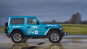 Renkame „Tautos automobilį 2020“:  bekelės galiūnas „Jeep Wrangler“