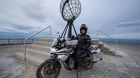 Karolis Mieliauskas motociklu pasiekė Nordkapą