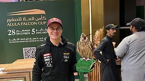 Saudo Arabijos dienoraštis: R.Baciuška su sakalu, skaudi V.Raudeliūno trauma ir keturračių byrėjimo metas