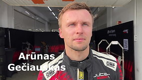 Jonas Karklys ir Arūnas Gečiauskas: kaip sekėsi kvalifikacijoje, už ką bauda FIA Motorsport Games GT?