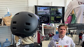 Įtempta Lietuvos GT meistrų Arūno Gečiausko ir Jono Karklio kova FIA Motorsport Games pusfinalyje.
