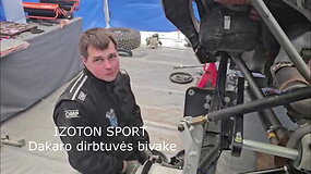 Poilsio diena Dakaro bivake Rijade: Izoton Sport mechanikų pok&scaron;tai