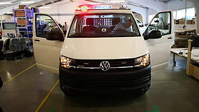 Pirmas žvilgsnis į naujuosius policijos mikroautobusus „VW Transporter“