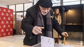 V.Landsbergis atidavė savo balsą savivaldos rinkimuose: ateities merui palinkėjo ištvermės