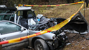 Pakaunėje susidūrus dviems automobiliams žuvo dvi moterys