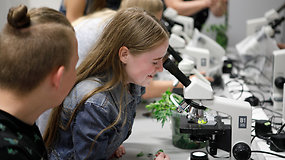 „Noriu pažinti“: mokiniai pamatė slaptą augalų gyvenimą