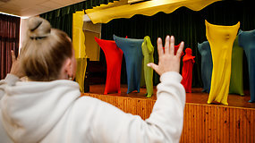 Kėdainiuose – ypatinga šokių grupė: vaikai šoka su sensoriniais maišais