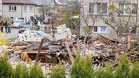 Kaune sprogo namas: iš griuvėsių ištrauktas žmogus – sąmoningas