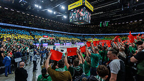 Atsakas serbams: &bdquo;Žalgirio&ldquo; arena nusidažė Ukrainos ir Lietuvos vėliavomis