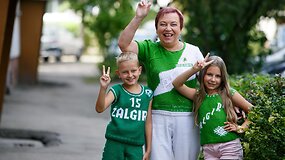 I&scaron;skirtiniai &bdquo;Žalgirio&ldquo; fanai: mezganti močiutė