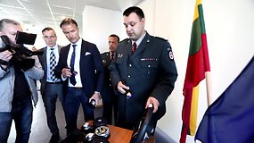 Kauno policijoje parodyta BMW automobilių žymėjimo technologija