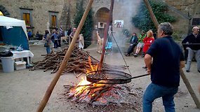 Smengantis Čivita di Banjoredžo miestas Italijoje sutraukia būrius turistų