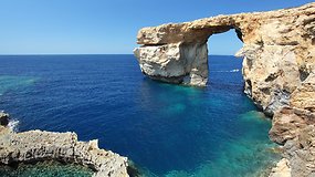 Po vieno lankomiausių Maltos objektų griūties – svarstymai, kaip atkurti uolą