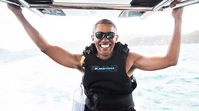 Barackas Obama mėgavosi ekstremaliomis vandens pramogomis