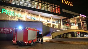 Dėl prekybos centre „Ozas“ kilusio gaisro evakuoti pirkėjai ir darbuotojai