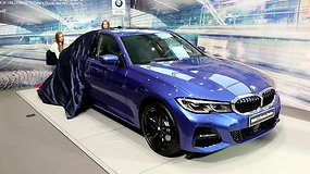 Vilniuje pristatant naują „BMW 3“ prisiminti ir ankstesnių kartų modeliai