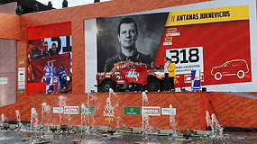Dakaro legenda Antanas Juknevičius ant podiumo sulaukė klausimo, ar tai jo pirmasis Dakaras?