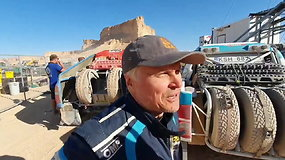 Gintas Petrus ir Tomas Jančys labai laimingi Dakaro finiše